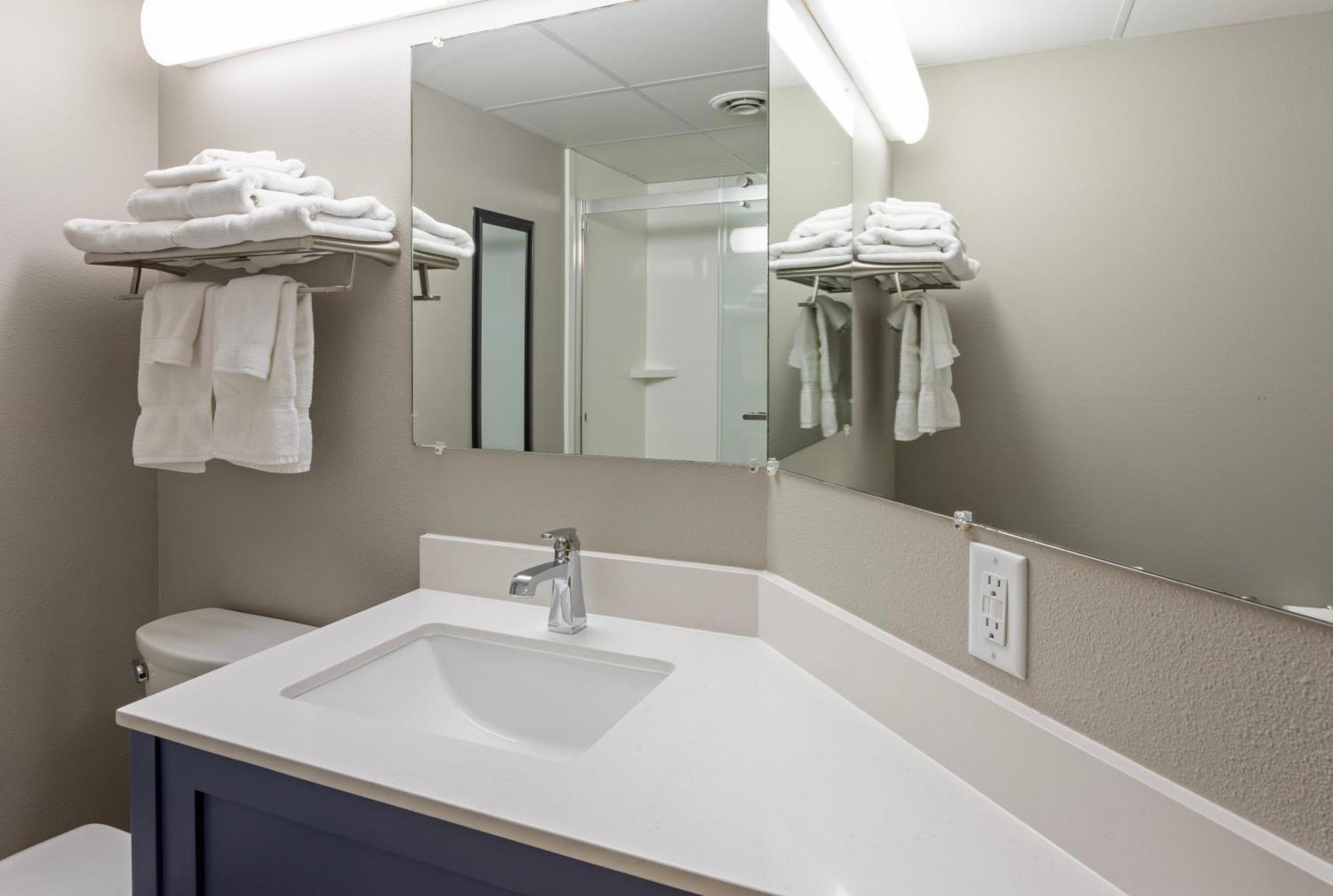 Paynesville Inn & Suites Cameră foto